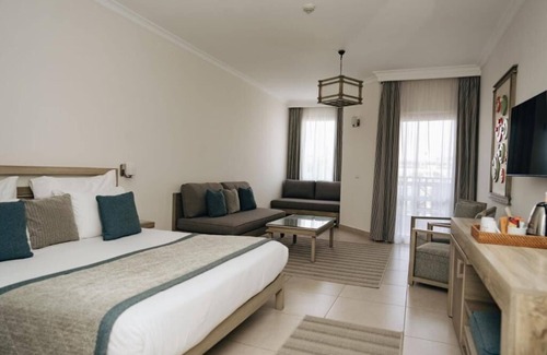 Al Mamsha El Seyahi Hotel | Luxurious Pool-View Room Perfect for Romantic Red Sea Retreats - with Spa