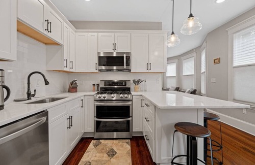 West New Haven Apartamento | Luxurious private 2 bedroom apartment inspired and designed for medical professionals.