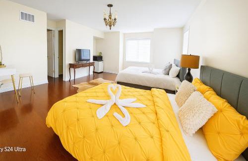 Markham Casa | luxurious Private Master bedroom