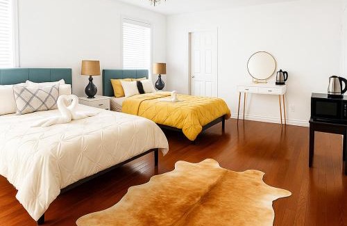 Markham Casa | luxurious Private Master bedroom