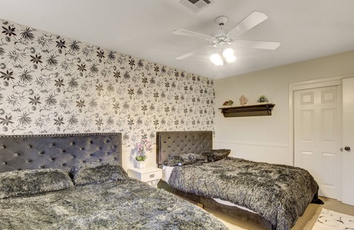 Rancho Oakey Casa | Luxurious & Private | Mins to Strip, Pool, HotTub
