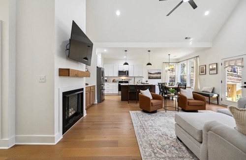 Graysville Casa | Luxurious Private Retreat: 3-Bedroom Haven