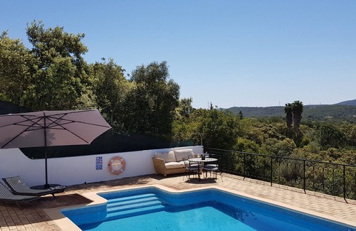 Sao Bras de Alportel Villa | Lujosa villa de 3 dormitorios con baño privado, piscina climatizada privada, espectaculares vistas al valle