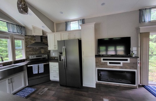 Port Angeles Cabaña | Luxurious quiet cottage on 25 acre rescue farm. In the forest above Port Angeles