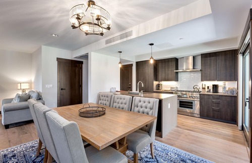 Stateline Condominio | Luxurious Residence 1345 sqft. 2 bed, 2 bath in Private Lakefront Community