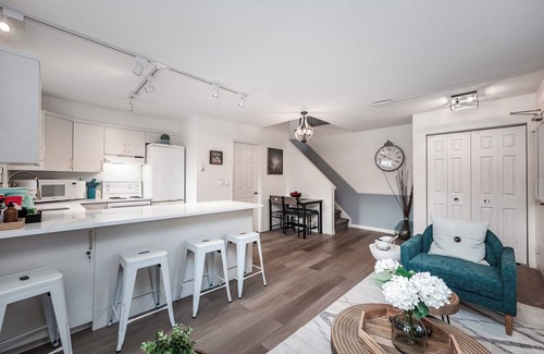 Harvie Heights Apartamento | Luxurious Retreat/Hot Tub/Mountain View/4 Beds