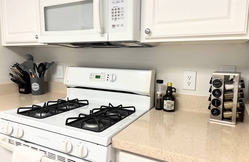 Ballston Apartamento | Luxurious Retreat close to DC 3 Beds