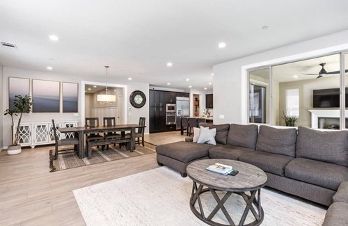 San Marcos Casa | Luxurious Retreat – Minutes to Beaches, Legoland, Views & All San Diego Offers!