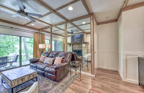 New Braunfels Casa | Luxurious Riverfront Condo Just 1 Blk to Schlitterbahn!