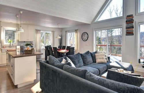 Saint-Faustin-Lac-Carre Casa | Luxurious Scandinavian Golf Chalet + Private Spa