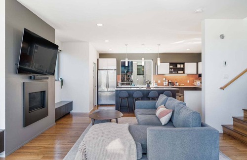 Interbay Casa | This house is a 0 bedroom(s), 3.5 bathrooms, located in Seattle, WA.