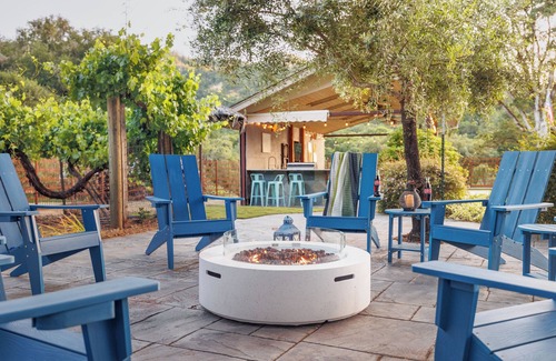 Ukiah Casa | Luxurious & Serene Estate: Sleeps 20, Pool, Games!
