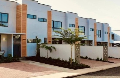 Oyarifa Casa | Luxurious & serene place best for your home away from home/holiday experience...