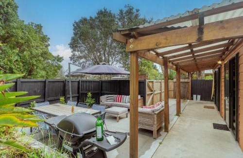Matarangi Casa | Luxurious Simplicity - Matarangi Holiday Home