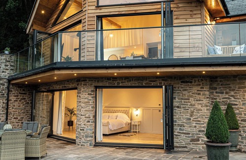 Montgomery Casa | Luxurious six star countryside retreat sleeping 6. Pet friendly with a hot tub and sauna.