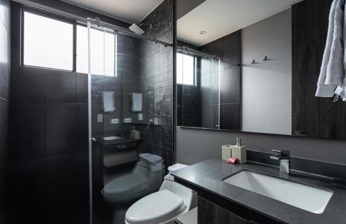 Chico Norte III Apartamento | Luxurious Small Apartment Bogotá Park, Wi-Fi, Gym