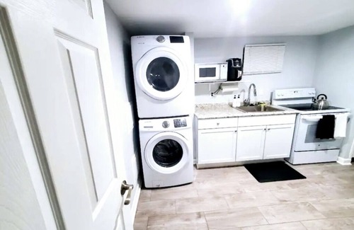 Fairmount Heights Casa | Luxurious, spacious, private access suite in MD, near DC, and VA's attractions.
