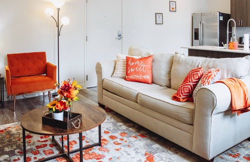 Downtown Louisville Apartamento | Luxurious Spacious Apartment in the Heart of Downtown! King Bed, Gym, Pool!