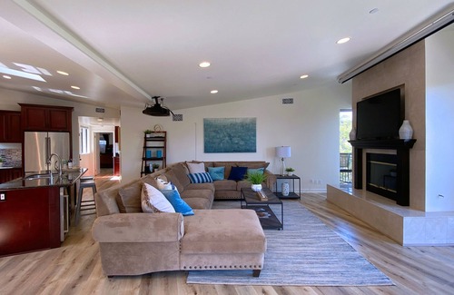 South Arroyo Casa | Luxurious Spacious Hillside Retreat with AMAZING Views