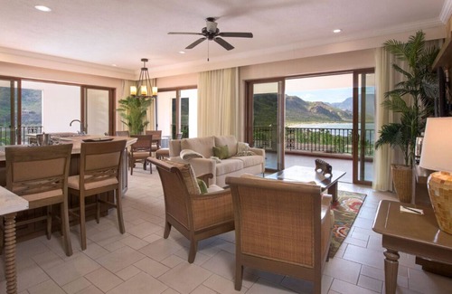 Loreto Apartamento | Luxurious Stay at Loreto's Waterfront Paradise with Scenic Views
