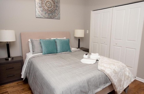 Grand Boulevard Apartamento | Luxurious Stay at Modern Apartment with Self Check-in Mins Frm Downtown