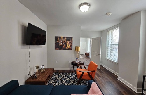 Champaign Apartamento | Luxurious Stay at the Historic Inman - 210