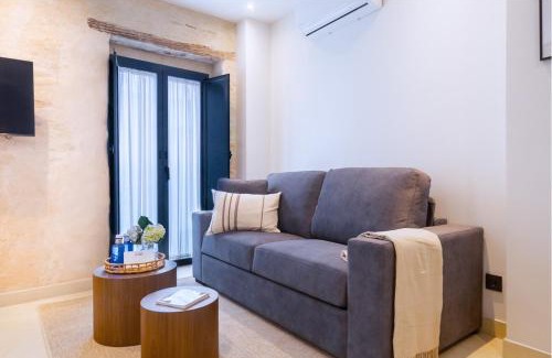 San Bartolome Apartamento | Luxurious Studio overlooking Casa Pilatos