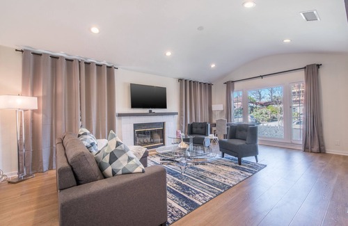 North Hollywood Casa | Luxurious Studio City Home