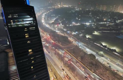 Greater Noida Apartamento | Luxurious suite with City view