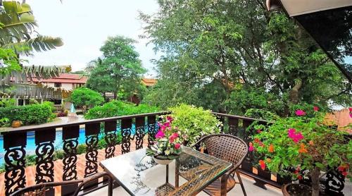 Bang Po Villa | Luxurious Thai-Style Villa with a Swimming Pool Just 20 Meters from Beach Access