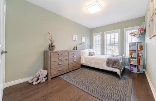 Bolton Casa | Luxurious Town Home in Bolton w. Hotub