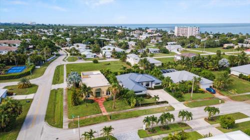 Fort Pierce Casa | Luxurious & tropical 3-Bedroom coastal pool home