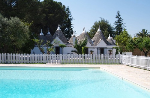 Martina Franca Villa | Trullo de lujo con gran piscina y jardín. Buena ubicación.