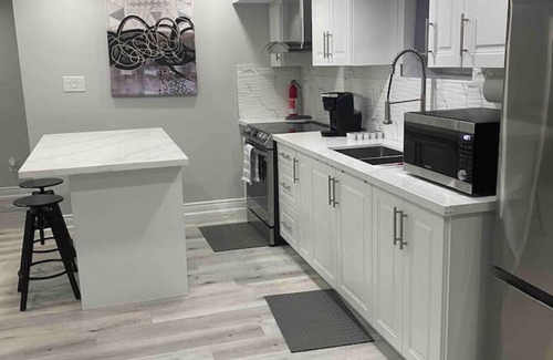 Brampton Apartamento | Luxurious & upscale basement apartment