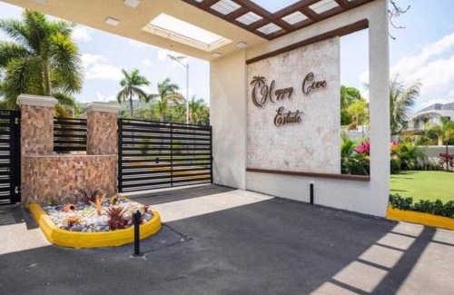 Ocho Rios Casa | Luxurious Villa Royale- 5 min drive to Ocho Rios