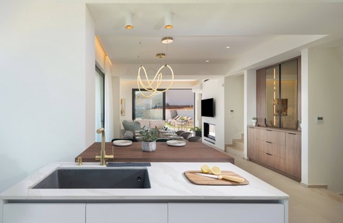 Rodhia Villa | Luxurious Villa Vie next to Heraklion. Seaview and private pool with jacuzzi.