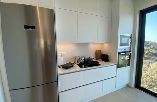 Rodhia Villa | Luxurious Villa Vie next to Heraklion. Seaview and private pool with jacuzzi.