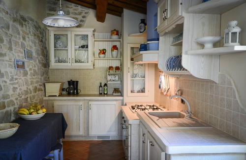 Apecchio Otro | Luxurious villa with pool, Jacuzzi and wonderful view of the surrounding nature