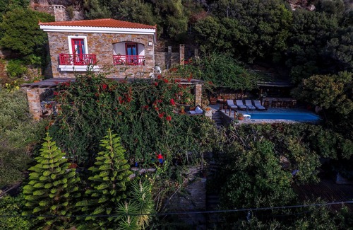 Batsi Villa | Villa de lujo con piscina privada y magníficas vistas al mar.
