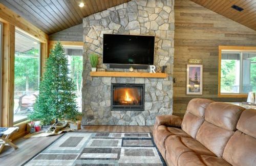 Ridgefield Casa | Luxurious Waterfront Retreat with Private Pond!