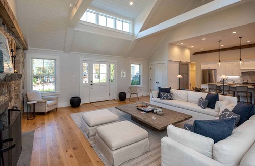Edgartown Casa | Luxurious Waterfront Living On Wintucket Cove With Pool
