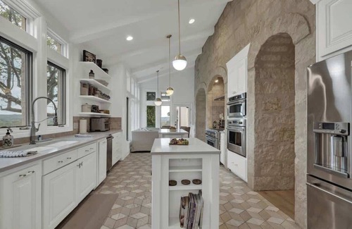 Fredericksburg Casa | Luxurious Watershaus Ranch - Pool and Hot Tub, Fireplaces, Stunning Views!
