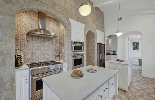 Fredericksburg Casa | Luxurious Watershaus Ranch - Pool and Hot Tub, Fireplaces, Stunning Views!