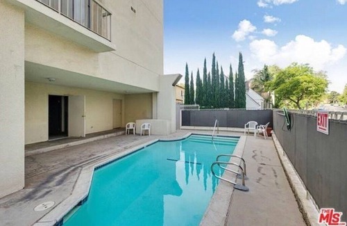 Westwood Condominio | Lujoso condominio en el corredor de Wilshire, cerca de UCLA, Century City y Beverly Hills