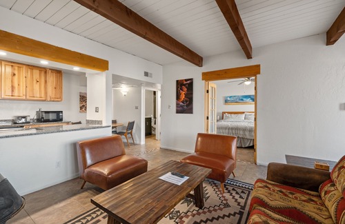 Northeast Santa Fe Hotel | Luxuriously Updated Condo A Stone's Throw From The Plaza