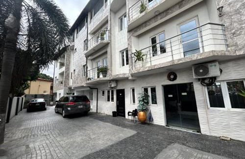 Ikeja Apartamento | Luxury 1&2 Bedrooms Apartment Ikeja Lagos Core, Family, Business, Leisure, 24h Power&Water, Fast WiFi, Two Balconies, Spacious Living, Easy Transport,Just 10min to GRA&SHOPRITE