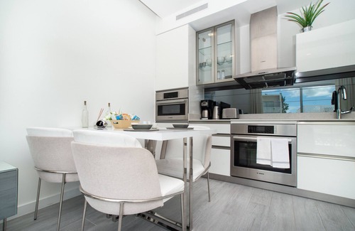 Seven Mile Beach Apartamento | Luxury 1 bed apartment near Seven Mile Beach at The Grove