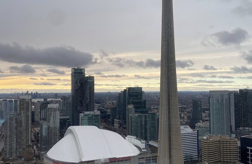 Financial District Condominio | Luxury 1 Bedroom Condo with CN Tower & Lakeview