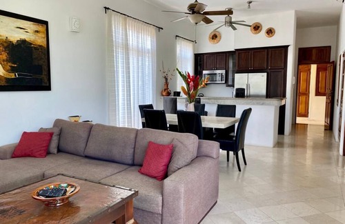 Playa Chahué Condominio | Lujo 1 Dormitorio Condo pasos de la playa