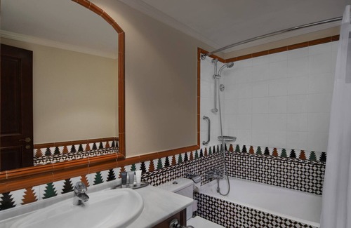 Nueva Milla de Oro Complejo | Apartamento de lujo con 1 dormitorio frente al mar en Marriott's Playa Andaluza